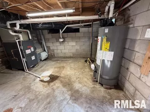 Other - 827 E Carroll St, Macomb, IL 61455 photo 24 of 35