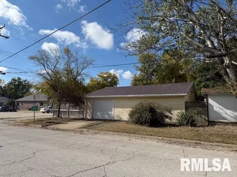 Other - 827 E Carroll St, Macomb, IL 61455 photo 29 of 35