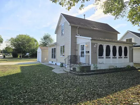 1312 Sommerset St, Pekin, IL 61554