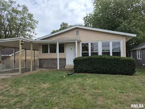 331 Oakwood Ave, East Peoria, IL 61611
