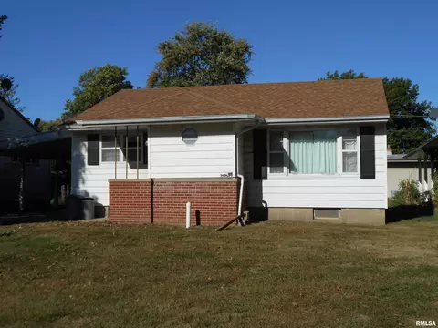1091 N Jackson St, Bushnell, IL 61422
