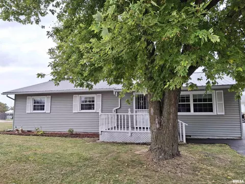 717 S 6th Ave, Canton, IL 61520
