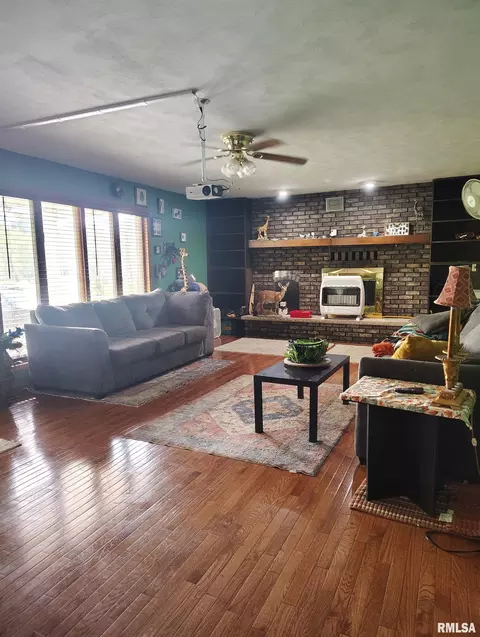Living - 26588 Maplewood Ln, Canton, IL 61520 photo 1 of 7