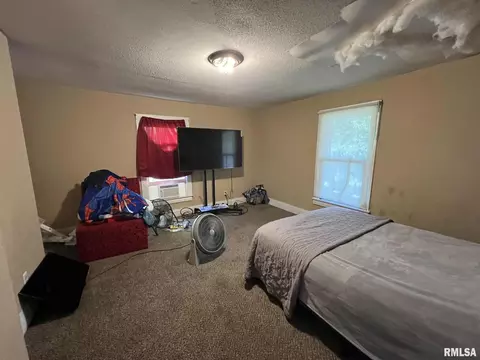 Bedroom - 332 W Calhoun St, Macomb, IL 61455 photo 2 of 6