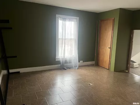 Bedroom - 332 W Calhoun St, Macomb, IL 61455 photo 5 of 6