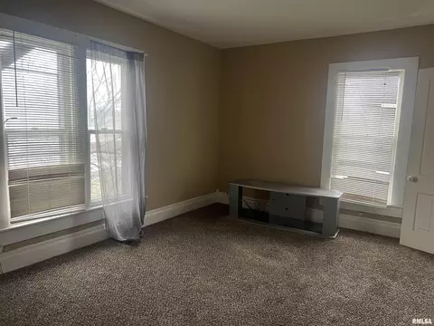 Bedroom - 332 W Calhoun St, Macomb, IL 61455 photo 4 of 6