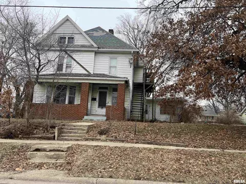 Other - 332 W Calhoun St, Macomb, IL 61455 photo 2 of 4