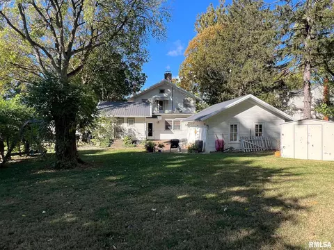 Exterior - 607 S Main St, Eureka, IL 61530 photo 11 of 16