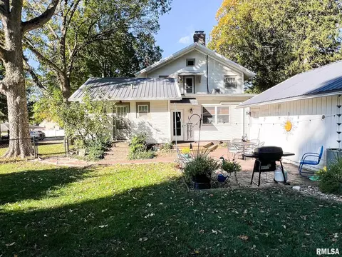 Exterior - 607 S Main St, Eureka, IL 61530 photo 12 of 16