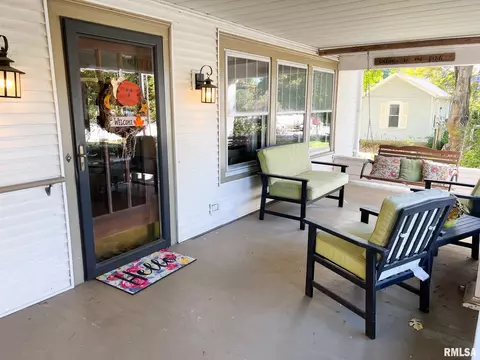 Exterior - 607 S Main St, Eureka, IL 61530 photo 15 of 16