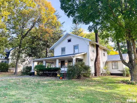 Exterior - 607 S Main St, Eureka, IL 61530 photo 2 of 16
