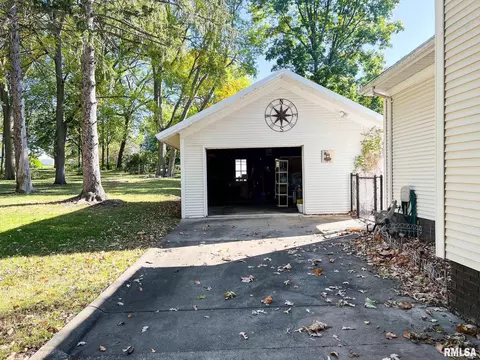 Exterior - 607 S Main St, Eureka, IL 61530 photo 16 of 16