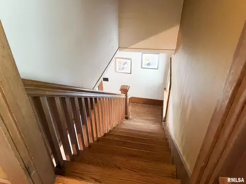 Entry Way - 607 S Main St, Eureka, IL 61530 photo 8 of 10