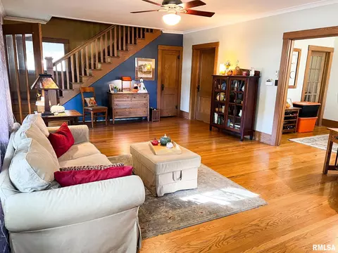 Living - 607 S Main St, Eureka, IL 61530 photo 1 of 4