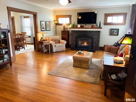 Living - 607 S Main St, Eureka, IL 61530 photo 4 of 4