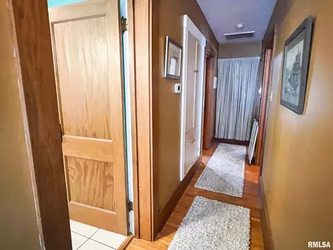 Entry Way - 607 S Main St, Eureka, IL 61530 photo 9 of 10
