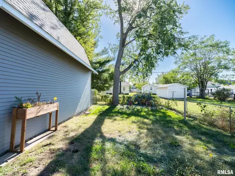 836 E Ash St, Canton, IL 61520 photo 50