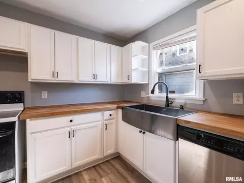 836 E Ash St, Canton, IL 61520 photo 14