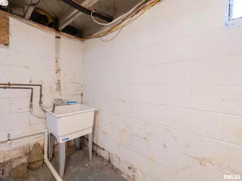 836 E Ash St, Canton, IL 61520 photo 38