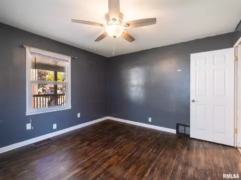 836 E Ash St, Canton, IL 61520 photo 22