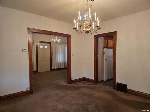 1195 S Main St, Canton, IL 61520 photo 15