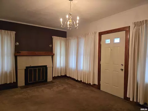 1195 S Main St, Canton, IL 61520 photo 5