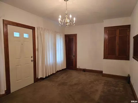 1195 S Main St, Canton, IL 61520 photo 6