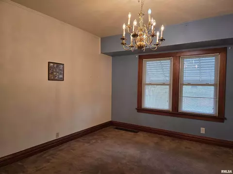 1195 S Main St, Canton, IL 61520 photo 10