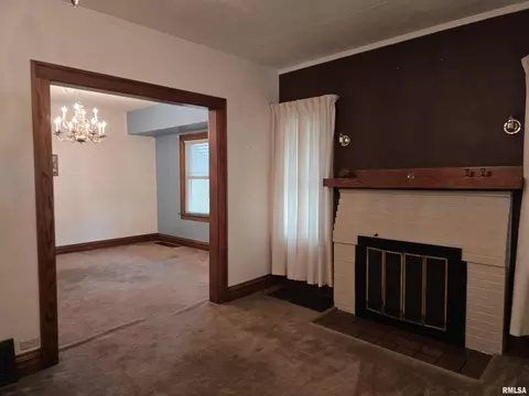 1195 S Main St, Canton, IL 61520 photo 14