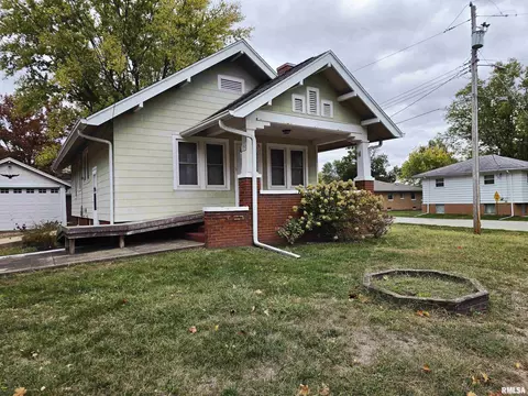 1195 S Main St, Canton, IL 61520 photo 2