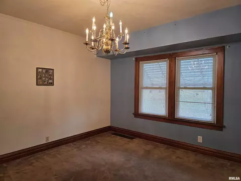 1195 S Main St, Canton, IL 61520 photo 8