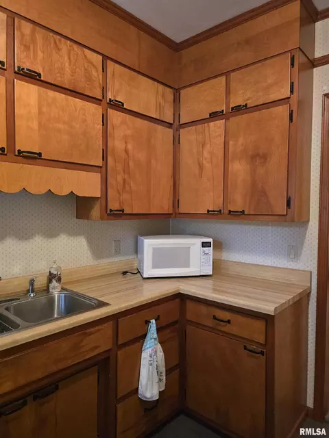 1195 S Main St, Canton, IL 61520 photo 18