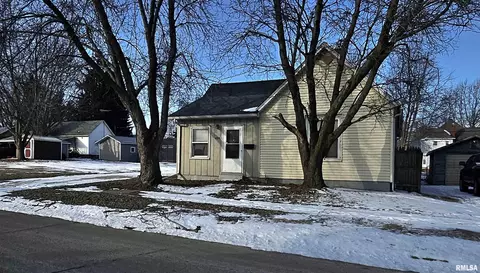 434 Dean Ct, Canton, IL 61520