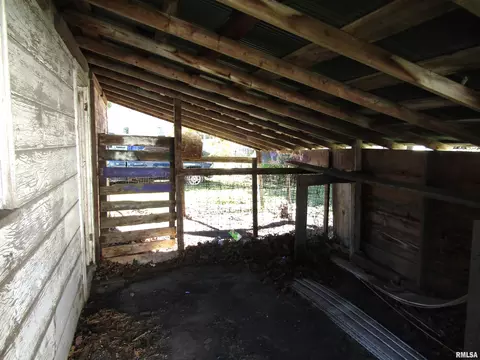 Exterior - 643 E Polk St, Cuba, IL 61427 photo 13 of 14