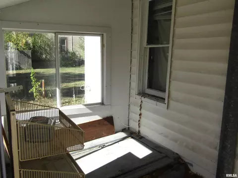 Exterior - 643 E Polk St, Cuba, IL 61427 photo 10 of 14