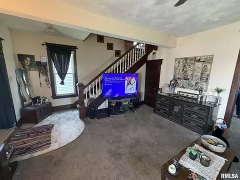 459 E Locust St, Canton, IL 61520 photo 6