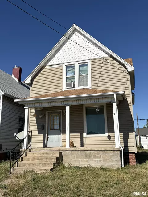459 E Locust St, Canton, IL 61520