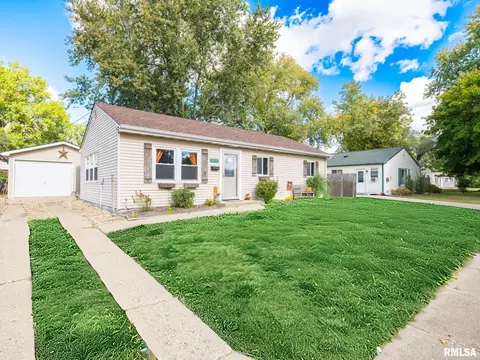 105 Radisson Rd, Marquette Heights, IL 61554