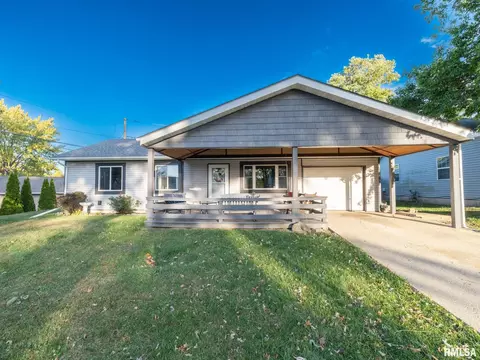 206 Temple Dr, Washington, IL 61571
