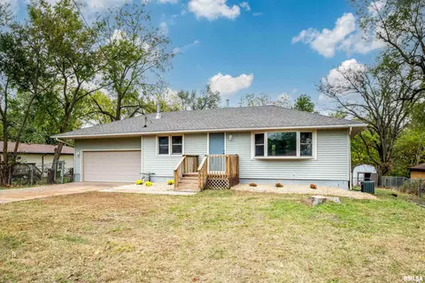 503 Velma St, Washington, IL 61571