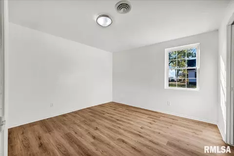 Bedroom - 856 S 2nd Ave, Canton, IL 61520 photo 1 of 6