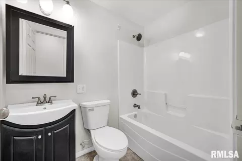 Bath - 856 S 2nd Ave, Canton, IL 61520 photo 2 of 2