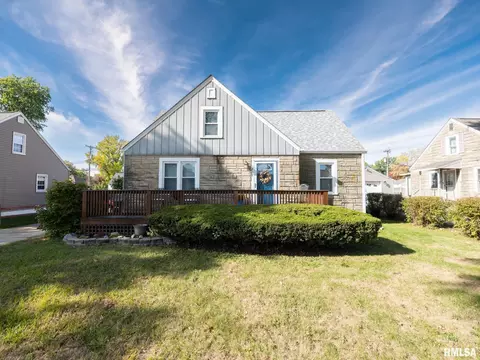 207 Howard St, East Peoria, IL 61611