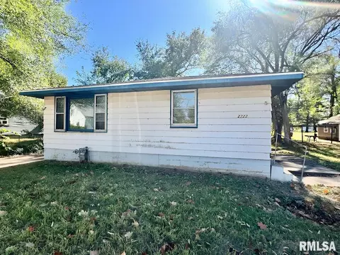 2722 W Marquette St, Peoria, IL 61605