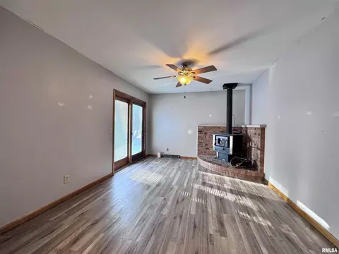 Living - 208 Jana Rd, Macomb, IL 61455 photo 4 of 4