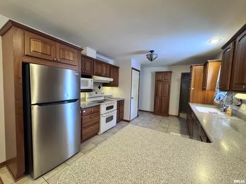 Kitchen - 208 Jana Rd, Macomb, IL 61455 photo 3 of 5