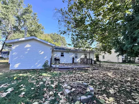 Exterior - 208 Jana Rd, Macomb, IL 61455 photo 2 of 4