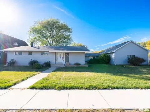 311 N 2nd St, Dunlap, IL 61525