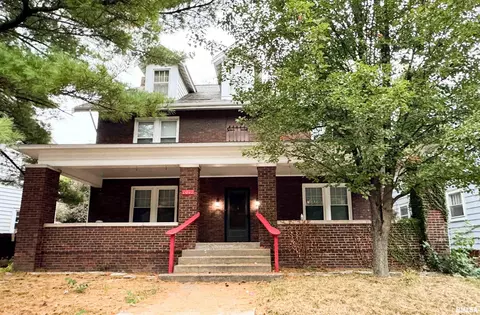 1011 N Farmington Rd, Peoria, IL 61606