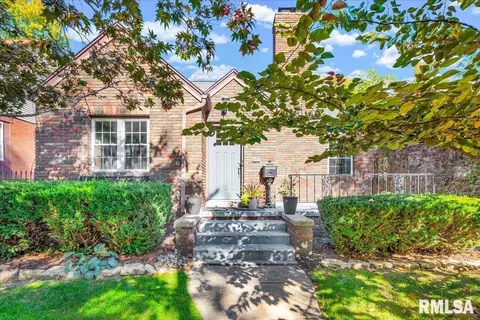 317 W Corrington Ave, Peoria, IL 61604